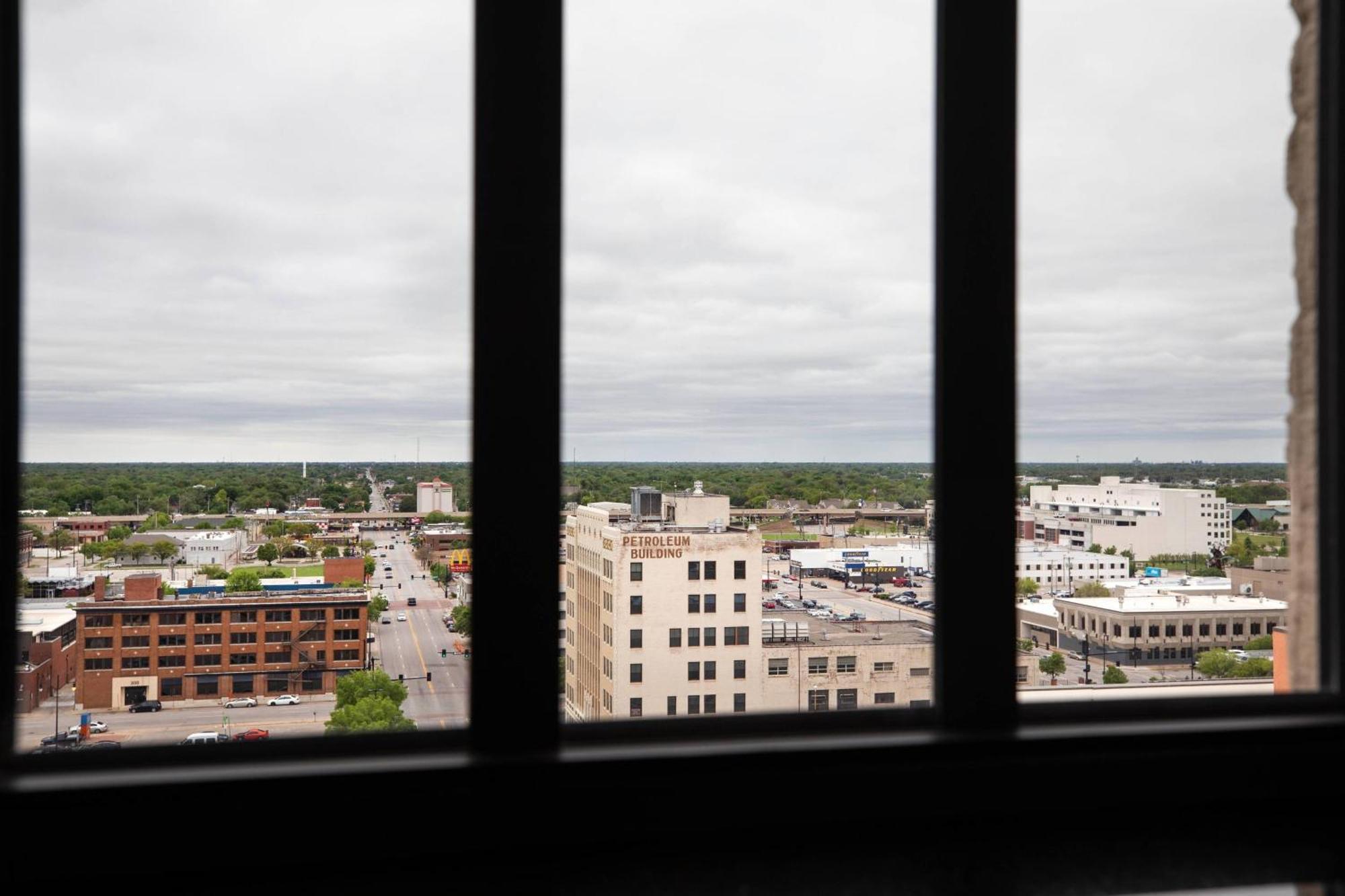 Ambassador Hotel Wichita, Autograph Collection Exteriér fotografie