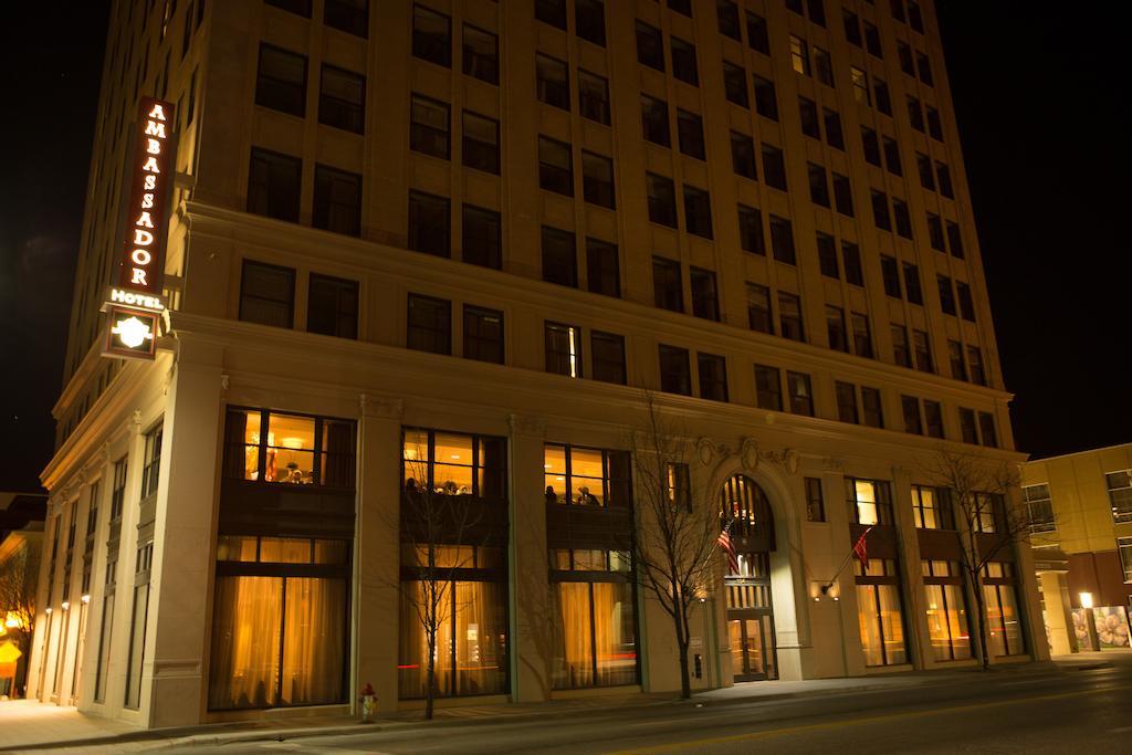 Ambassador Hotel Wichita, Autograph Collection Exteriér fotografie